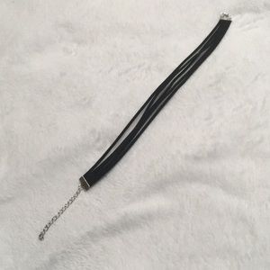 Black 5-layered choker